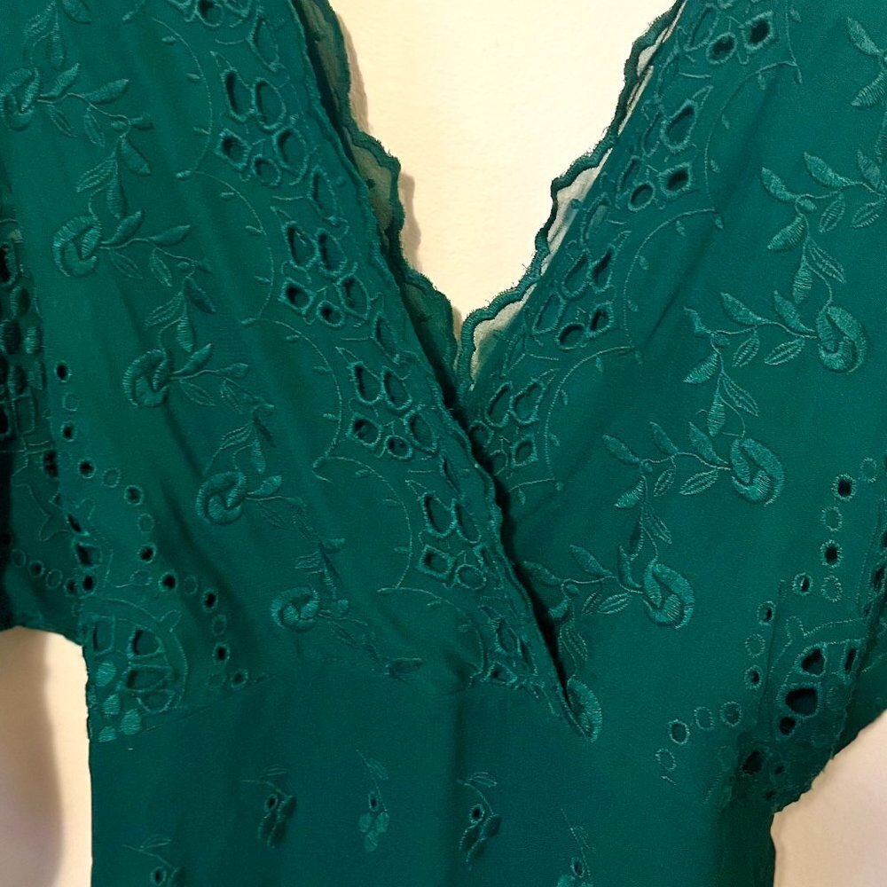 Like New Reformation Libbie Dress in Emerald Green, Size 2 - Picture 7 of 10